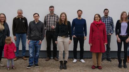 Bild: Junge Union Schwarzenfeld 
Der neu gewählte Vorstand setzt sich zusammen aus Stellvertreterin Johann Hofmeister, Marktrat Gerhard Peter, Marcel Pongratz, CSU-Ortsvorsitzendem Wolfgang Prebeck, Christina Graf, JU-Ortsvorsitzendem Kilian Mauderer, Veronika Graf, Stellvertreter Alexander Hofrichter, Schatzmeisterin Franziska Irlbacher und Christina Kiener (von links).