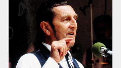 Bild: sh
Der Sepp Müller Anderl in offizieller Mission, am Mikrofon.