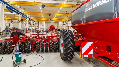 Archivbild: Daniel Brandt/Horsch
Wegen des Krieges in der Ukraine plant Horsch die Produktion um. Der Landmaschinenhersteller aus Schwandorf ist sehr aktiv in der Ukraine und Russland.