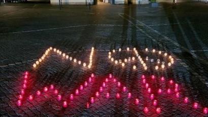 Bild: Franz Zielinski/Greenpeace Weiden/exb
Greenpeace-Aktion zur Ukraine-Krise vor dem Alten Rathaus.