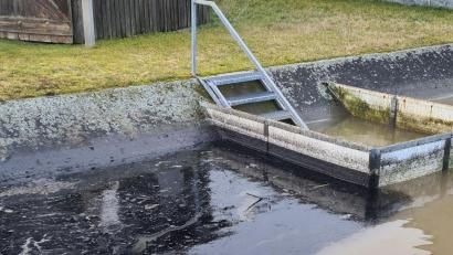 Bild: bk
Unbekannte haben Altöl in der Kläranlage Großschönbrunn entsorgt.