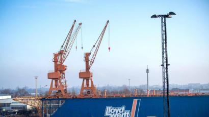 Bild: Sina Schuldt/dpa
Die Bremerhavener Lloyd-Werft hat rund 230 Mitarbeiter.