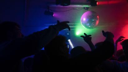 Bild: Sebastian Gollnow/dpa
Seit dem Wochenende darf in Deutschlands Clubs wieder getanzt werden.