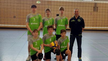 Bild: Privat/exb
Auf dem Bild hinten von links: Sebastian Helm, Lukas Franz, Laurenz Mecke, Trainer Stefan Franz. Vorne von links: Max Roggenhofer, Jonas Drechsel und Simon Frey