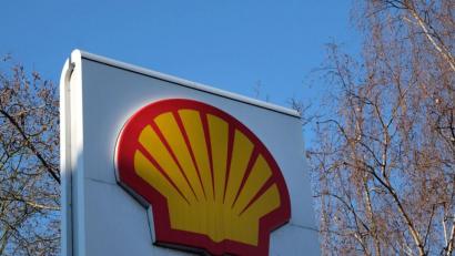 Bild: Kirsty Wigglesworth/AP/dpa
Das Shell-Logo steht an einer Tankstelle.