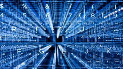 Bild: Sebastian Gollnow/dpa/Symbolbild
Tasten einer beleuchteten Tastatur.