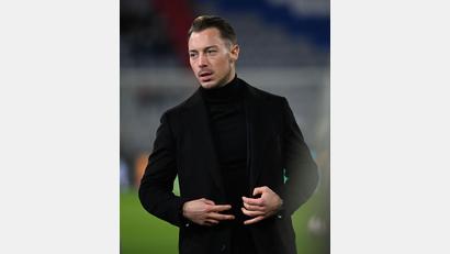 Bild: Sven Hoppe/dpa
Salzburgs Trainer Matthias Jaissle vor einem Spiel.