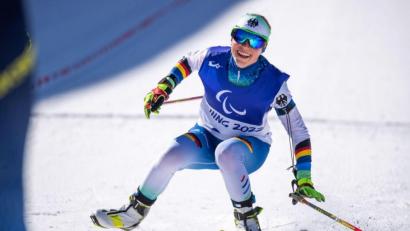 Bild: Jens Büttner/dpa-Zentralbild/dpa
Die sehbehinderte Linn Kazmaier gewann Biathlon-Silber.
