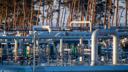 Bild: Stefan Sauer/dpa
Russland droht mit einem Gas-Lieferstopp durch die Pipeline Nord Stream 1.