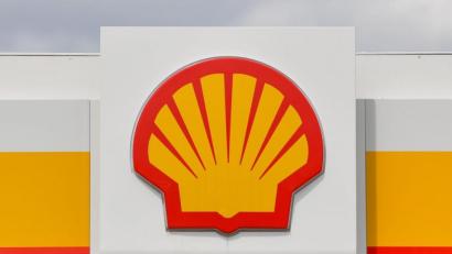 Bild: Patrick Pleul/dpa-Zentralbild/dpa
Das Shell-Logo der an einer Tankstelle.
