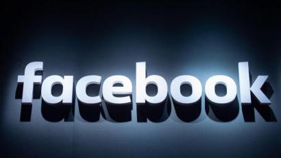 Bild: Christophe Gateau/dpa
Das Werbesystem von Facebook ist in Russland nun komplett blockiert.