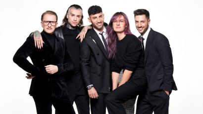 Bild: Thomas Schenk/Netflix/dpa
Die deutschen Fab Five (fabulösen Fünf) der Realityserie „Queer Eye Germany“ ab dem 9.3. bei Netflix.