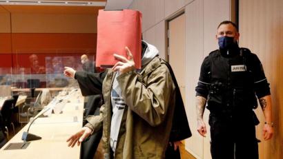 Bild: Roland Weihrauch/dpa
Der Verdächtige im Raubmord-Prozess in Bochum ist freigesprochen worden. (Archivbild)