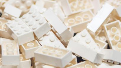 Bild: Fernando Gutierrez-Juarez/dpa-Zentralbild/dpa
Lego hat den neuen Zahlen zufolge weltweit zugelegt.