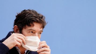 Bild: Kay Nietfeld/dpa
Christian Drosten , Direktor des Instituts für Virologie an der Charité Berlin.