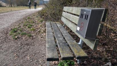 Bild: Stephan Huber
Nun stehen im Ammerbachtal, so wie hier im Bereich des Segelflugplatzes, am Wegesrand neue Aschenbecher.
