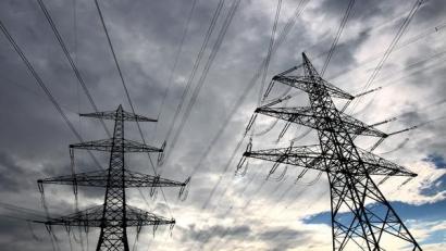 Symbolbild: Karl-Josef Hildenbrand/dpa
Ab Juli soll die EEG-Umlage für Verbraucher und Firmen in Deutschland wegfallen.