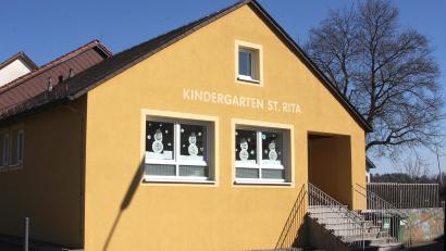 Bild: wro
Für die Einbindung der geplanten zweigruppigen Kinderkrippe ist der bestehende Kindergarten St. Rita (Bild) laut Bürgermeister Matthias Grundler nicht geeignet.
