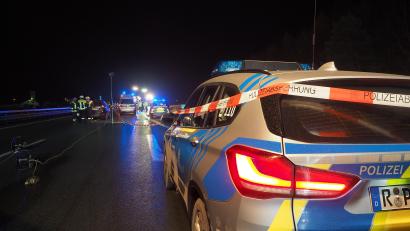 Archivbild: Petra Hartl
Die Autobahn A6 bei Amberg war damals im Dezember 2020 nach dem Unfall gesperrt.