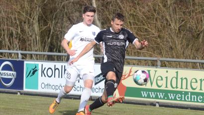 Bild: Yvonne Vogeltanz/exb
Da ist Andreas Graml (rechts) schneller als Pascal Jeni vom TSV Karlburg.