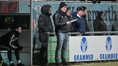 Archivbild: ref
Michael Hutzler, Trainer der DJK Ammerthal, war nicht zufrieden mit dem Spiel in Aschaffenburg.