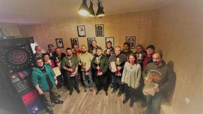 Bild: gz
Die Kapitäne der erstplatzierten Dartclubs aus allen Klassen und Ligen trafen sich kürzlich zur Siegerehrung.