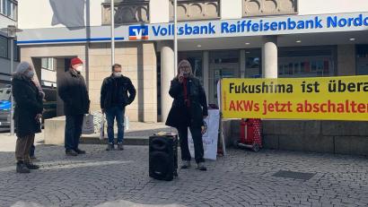 Bild: uz
Mahnwache wegen Fukushima.