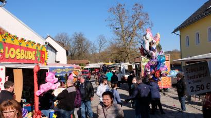 Bild: mab
Viele Besucher kamen zum Vor-Josefi-Markt in den Schwarzenfelder Ortskern.