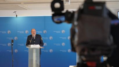 Bild: Polizei Oberpfalz
Polizeipräsident Norbert Zink bei der Vorstellung der Kriminalitätsstatistik