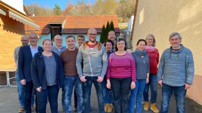 Bild: bö
Der Obst- und Gartenbauverein Vilshofen-Rieden hat einen neuen Vorstand gewählt (von links): Dennis Koller, Bürgermeister Erwin Geitner, Ramona Rödl, Markus Albrecht, Albert Stepper, Ingrid Flierl, der neue Vorsitzende Johannes Pretzl, Judith Bearkland, Christian Kotz, Andrea Spies, Sabine Hausner, Kerstin Kumeth und Thomas Sollfrank.