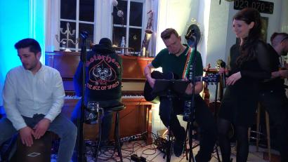 Bild: Stefan Leimgruber/exb
„Katie - finest Pubmusic“ begeisterte im "Schaffnerlos".