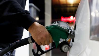 Bild: Carsten Koall/dpa
„In den Preisen an der Tankstelle ist derzeit noch viel Luft nach unten.“