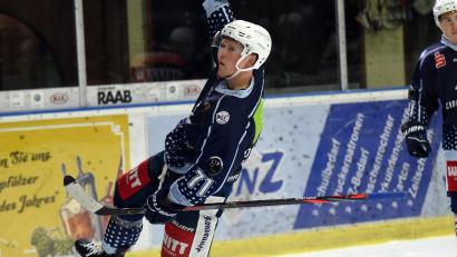 Archivbild: gb
Die Blue Devils (hier jubelt Edgars Homjakovs) wollen am Freitag mit einem Sieg gegen Erfurt in die Play-offs starten.