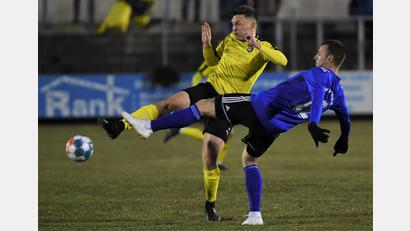 Bild: mr
Nikola Vasilic (rechts) und die Weidener müssen erst Ende April nach Hauzenberg.
