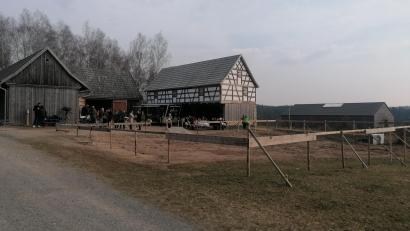 Bild: Winderl, Kristin [wrl]
Hier soll der Lernhof Köstlerwenzel entstehen und den bestehenden Vierseithof vervollständigen.