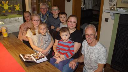 Bild: mmj
Audi Lurbiecki (rechts) und Monika Weinfurtner (hinten links) holten Viktoriia Ozerska und ihre Kinder nahe der polnisch-ukrainischen Grenze ab.