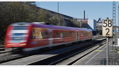 Symbolbild: Petra Hartl
In Etzenricht rauscht der Regionalexpress ab dem Sommer ohne Stopp vorbei.