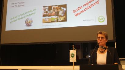 Bild: fks
Marion Höcht berichtete über das vergangene Geschäftsjahr mit einem Rekordumsatz.