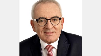 Bild: Altstadt Atelier/exb
Ludwig Zitzmann ist seit 2008 Vorstandsvorsitzender der Sparkasse Oberpfalz Nord. Nun bereitet er sich auf den Ruhestand vor.