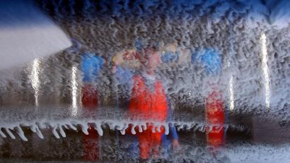 Bild: Karl-Josef Hildenbrand/dpa
Der Wunsch nach einem sauberen Auto mündete in einen Streit (Symbolbild).