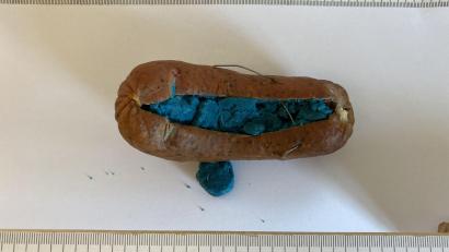 Bild: Horch/Polizeiinspektion Neunburg vorm Wald/exb
Diesen Giftköder fand eine Frau aus Bodenwöhr in ihrem Garten.