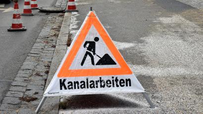 Symbolbild: Stephan Huber
In Witzlasreuth soll neben dem Wasser- auch das Kanalnetz saniert werden. Der Gemeinderat besprach, wie jeweils die Kosten auf die Bürger umgelegt werden .
