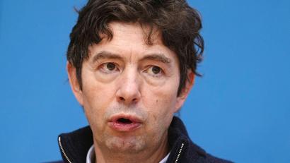 Bild: Kay Nietfeld/dpa
Christian Drosten , Direktor des Instituts für Virologie an der Charité Berlin, äußert sich in der Bundespressekonferenz zur aktuellen Corona-Lage.