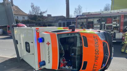 Bild: Polizei Marktredwitz/exb
Die Polizei Marktredwitz schätzt den Schaden am Rettungswagen auf etwa 60.000 Euro.