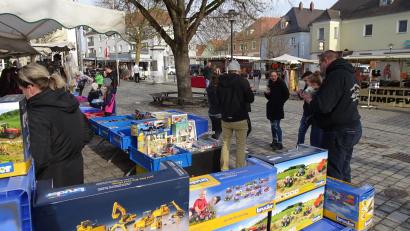 Bild: hm
Zum Jahrmarkt hatten sich etliche Händler eingefunden