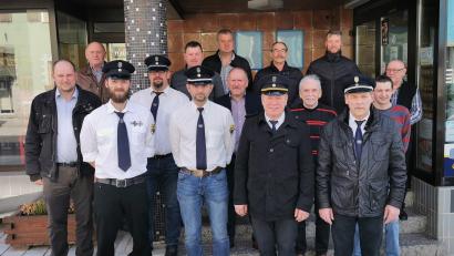 Bild: gz
Der neuformierte Vorstand des KSV mit dem neuen zweiten Vorsitzenden Matthias Karl und dem wiedergewählten Schriftführer Fabian Bauriedl, Vorsitzendem Albert Grießl und Kassier Thomas Schmid (vorne, v. l.).