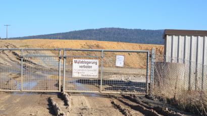 Archivbild: Benkhardt
Die Stadt gibt die Deponie in Schadenreuth als Grüngut-Sammelplatz auf. Eine Befestigung der Zuwegung würde nach Ansicht von Bürgermeister Johannes Reger zu teuer kommen.