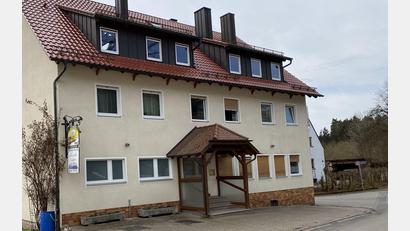 Bild: gw
Das frühere Gasthaus Mutzbauer war bis 2019 auch Vereinslokal der Riglasbrünner. Jetzt will es die Tischgesellschaft wieder für die eine oder andere Veranstaltung anmieten.