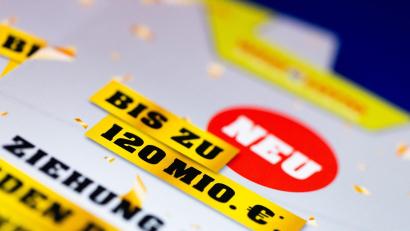 Bild: Rolf Vennenbernd/dpa
18 Länder nehmen am Eurojackpot teil.