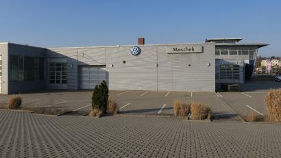 Bild: Hirsch
Die Gewerbebrache "Maschek" an der Regensburger Straße wird verschwinden. An dieser Stelle soll unter anderem ein Hotel entstehen.